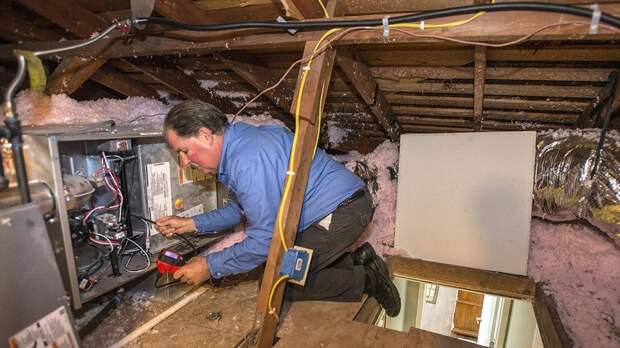 СМИ: жители ЕС и США замерзают в своих домах