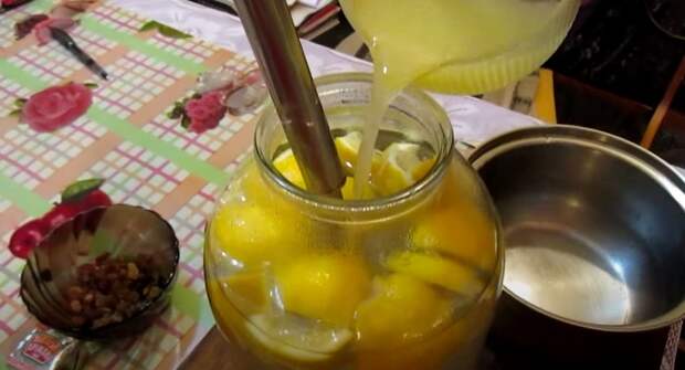 добавление лимонного сока