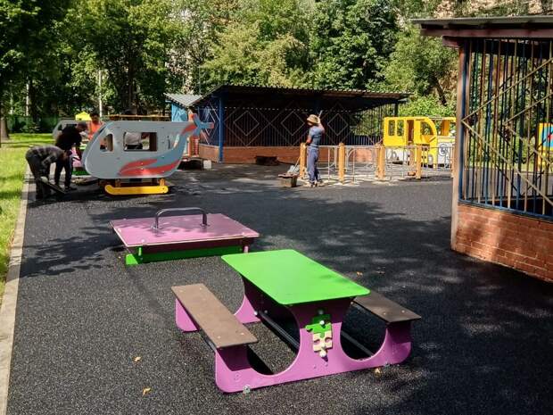 В детском саду на Михалковской завершилось устройство «аэродрома»