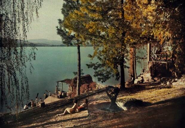 Отдых на озере в Спокане, штат Вашингтон, 1932. Автохром, фотограф Клифтон Р. Адамс