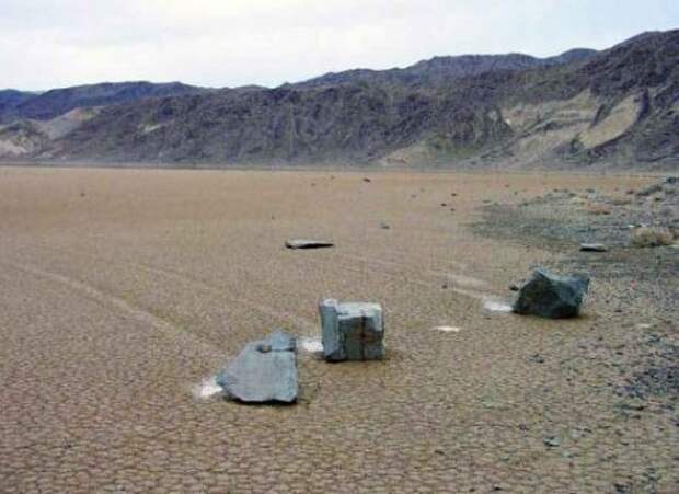 Долина двигающихся камней (Racetrack Playa) (16 фото)