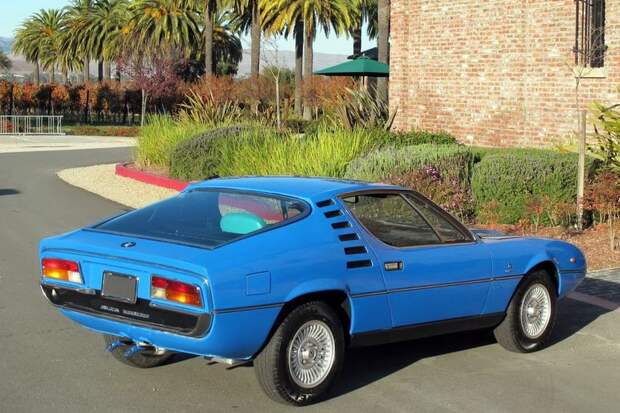 Редкое купе Alfa Romeo Montreal выставили на продажу (74 фото)
