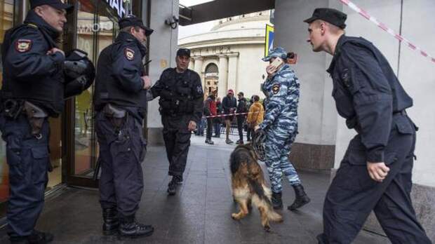 Десятки зданий в московском регионе эвакуировали из‐за анонимных звонков