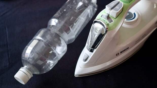 Глажу пластиковые бутылки утюгом, а потом пускаю их в дело. Крутой способ превратить их в полезную вещь
