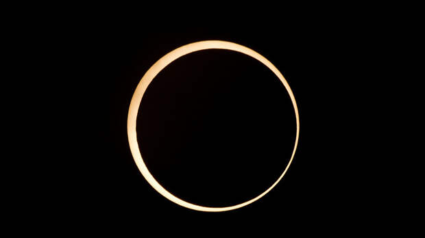 В Антарктиде началось увидеть редкое кольцевое солнечное затмение
