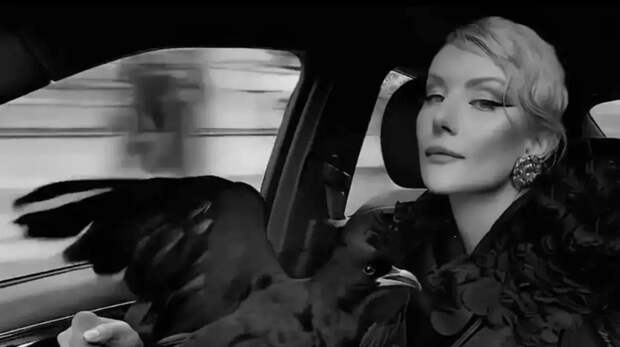 Сбежавшая из России Литвинова пожаловалась на возраст