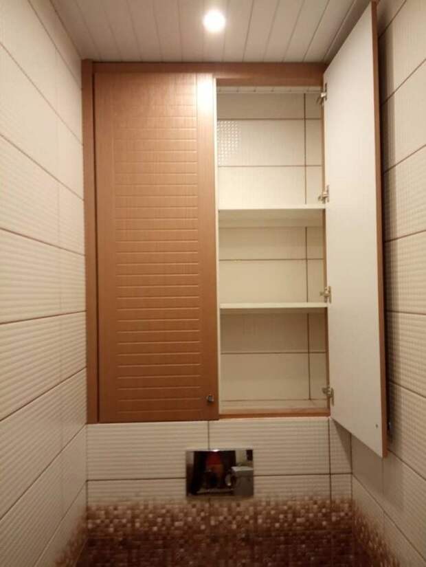 Используем с пользой: шкафы над унитазом как дополнительное место для хранения