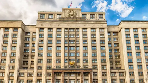 В Думе предложили возвращать россиянам до 100 тыс. рублей при банкротстве нанимателя