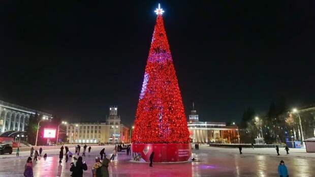 Кемерово сияет. Смотрим, как преобразилась столица Кузбасса к Новому году