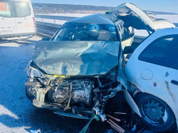 Лаеш районында түләүле трассада юл-транспорт һәлакәтендә алты кеше зыян күргән