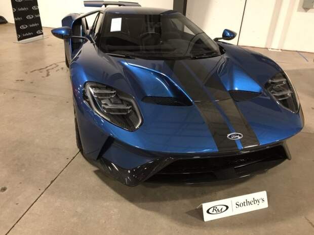 9. Ford GT Lightweight 2019 года продан за $967,500 (107 900 000 руб.).