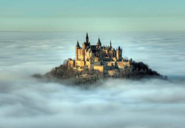 10 впечатляющих замков, в которых вы определенно захотите жить