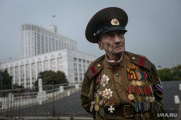 25-ая годовщина ГКЧП, Белый дом. Москва, ветеран войны, защитники белого дома, дом правительства рф