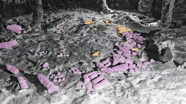 Следы древних людей найдены в пещерах, которые и в наше время недоступны без снаряжения