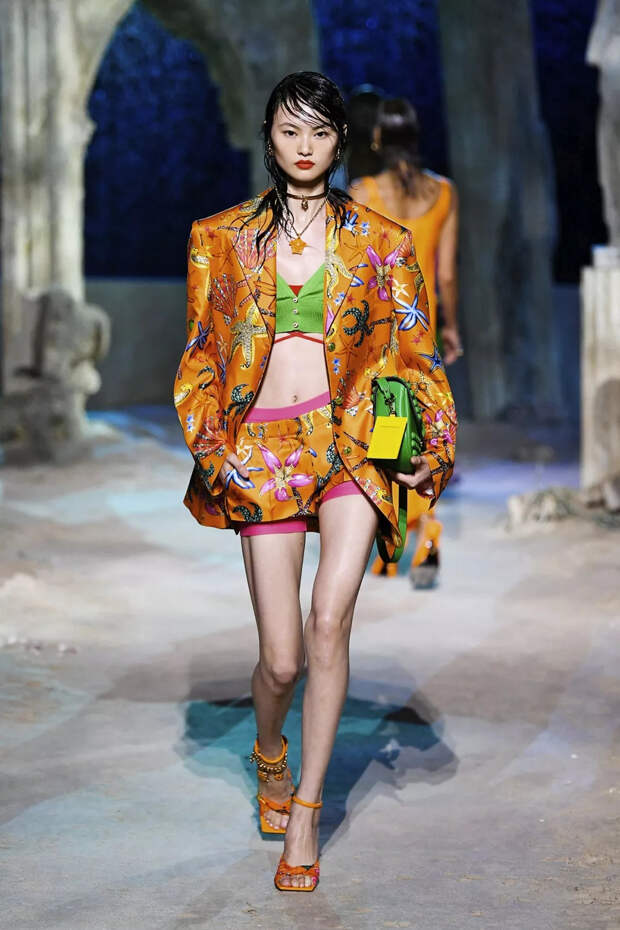 Versace RTW S/S 21 collection Versace RTW S/S 21