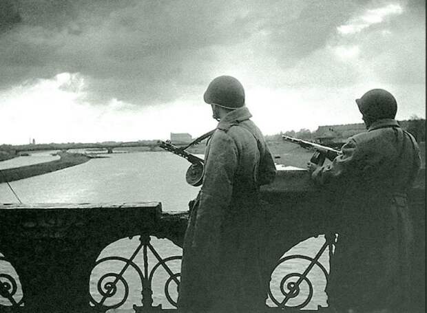 Интересные архивные фотографии Берлина 1945 года
