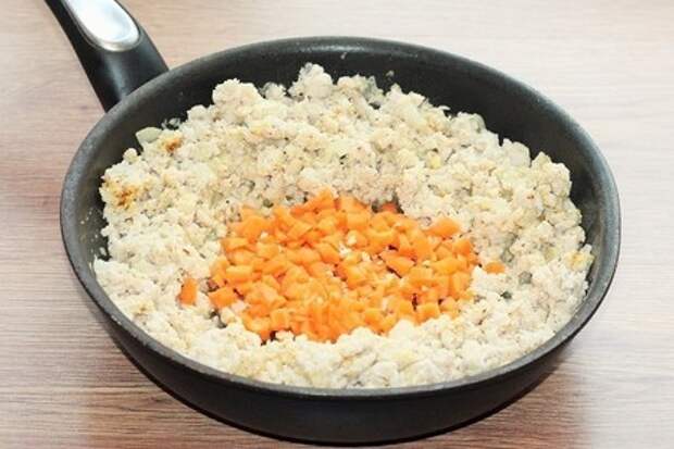 Закусочный пирог с мясом и стручковой фасолью: фото шаг 12