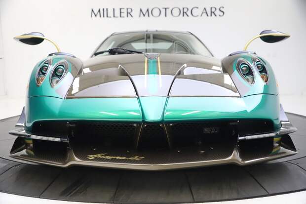 Гиперкар Pagani Huayra BC в необычном цвете