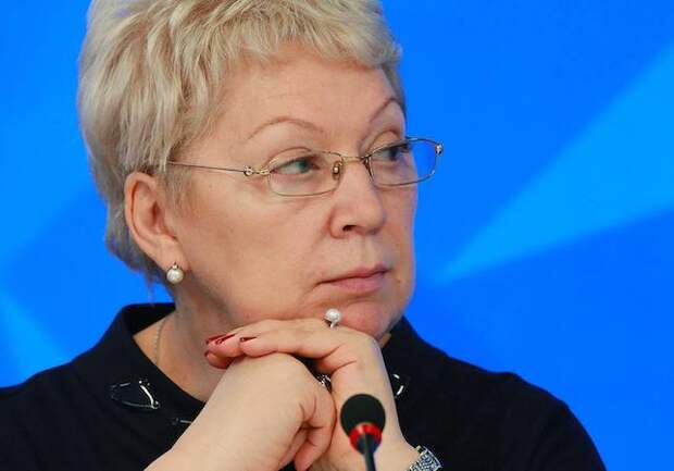 Министр просвещения Ольга Васильева объяснила, почему реальная зарплата учителей 12 тысяч, а не 28