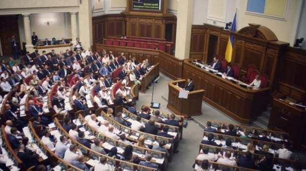 В Киеве после скандала с перепиской депутата предложили поставить в Раде секс-кабинки В Киеве после скандала с перепиской депутата предложили поставить в Раде секс-кабинки