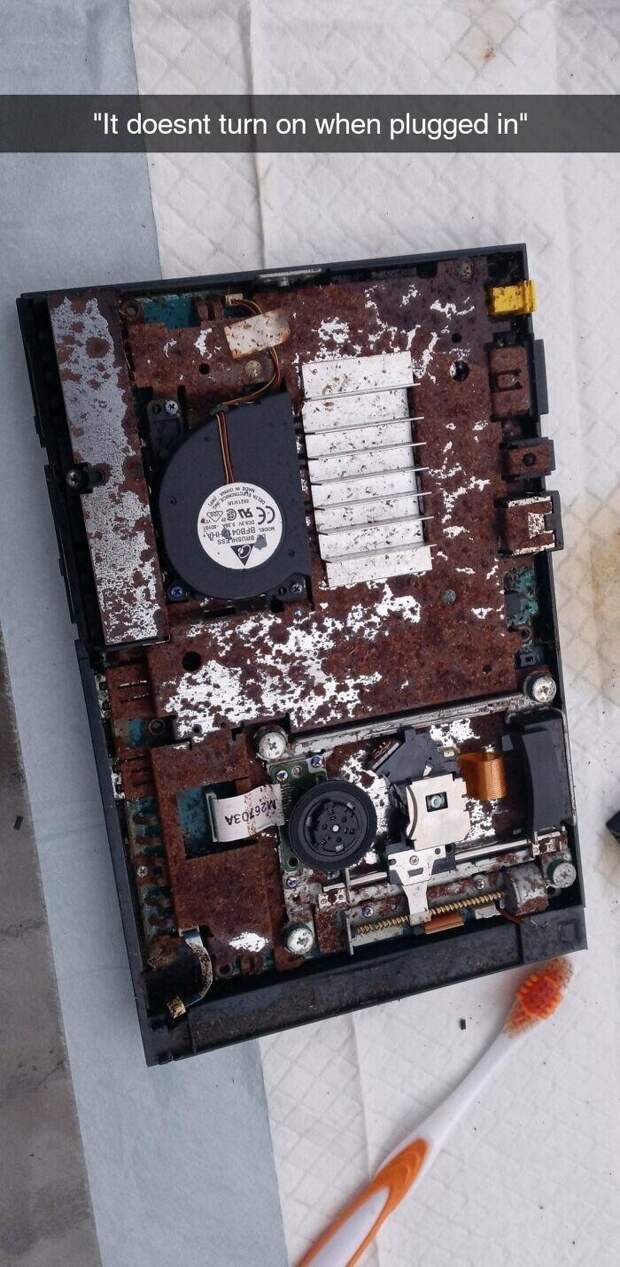 Playstation 2 Slim "не включается"