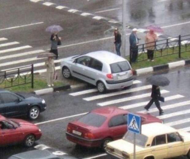 Женщины за рулем (23 фото)