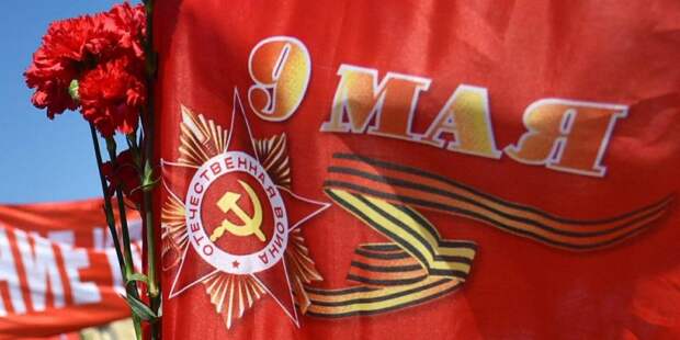 Собянин возложил цветы к памятнику Маршалу Жукову на Манежной площади. Фото: mos.ru Собянин возложил цветы к памятнику Маршалу Жукову на Манежной площади. Фото: mos.ru