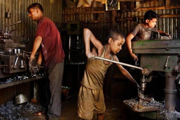 1. Документальный фотограф GMB Akash из Бангладеша создал серию снимков о тяжелом детском труде под названием "Ангелы в аду" Жуткие снимки, Трогает до слёз, дети, детский труд, рабство