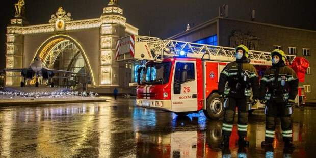 Московские пожарные обеспечили безопасность в новогоднюю ночь. Фото: архив редакции