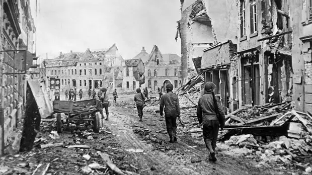 «Неадекватный и самовлюблённый подход»: как США пересматривают роль СССР в победе над нацистской Германией