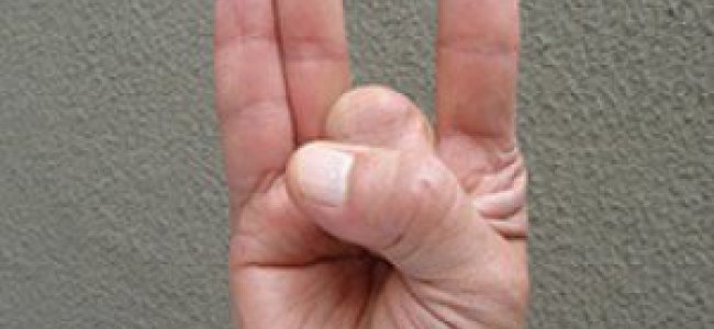 Это работает! Подержите руку в этой позиции и Вы не поверите, что последует за этим.