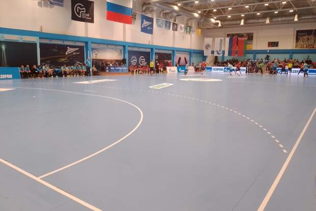 Гандбольный «Зенит» вышел в полуфинал чемпионата России