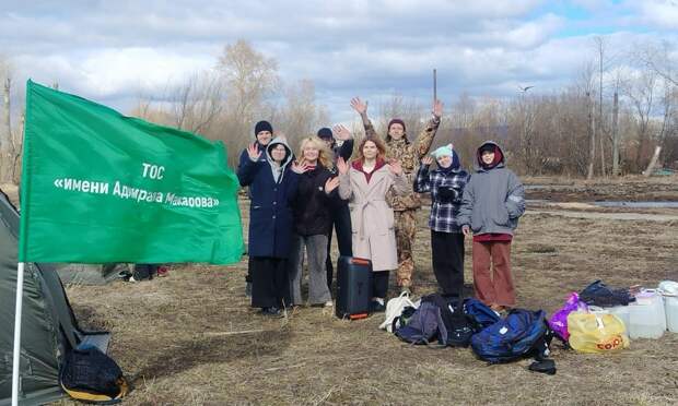 В округах Архангельска вывозят мусор