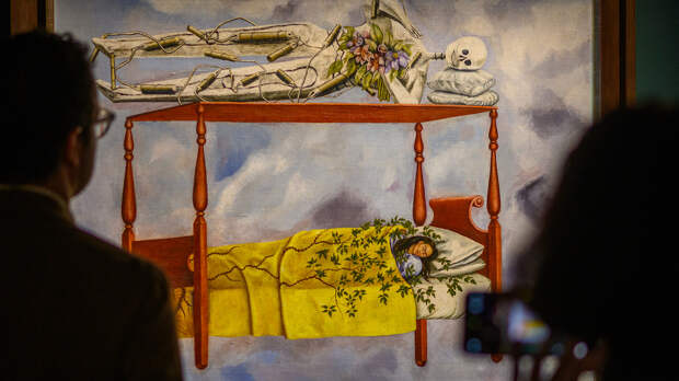 Автопортрет Фриды Кало установил новый ценовой рекорд среди работ женщин-художниц