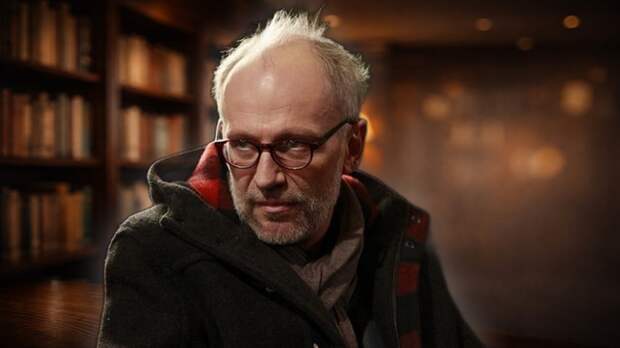 «Мне приятно быть рядом с этим человеком»: как 59-летний Александр Гордон в шестой раз пошел под венец, но уже не с арфисткой