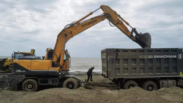 В Туапсе убрали более 2,5 тысячи кубических метров загрязнённого грунта
