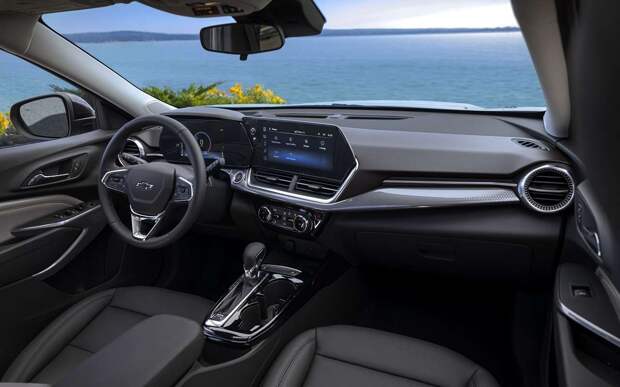 В России начали продавать новый дешевый кроссовер Chevrolet: называем цены