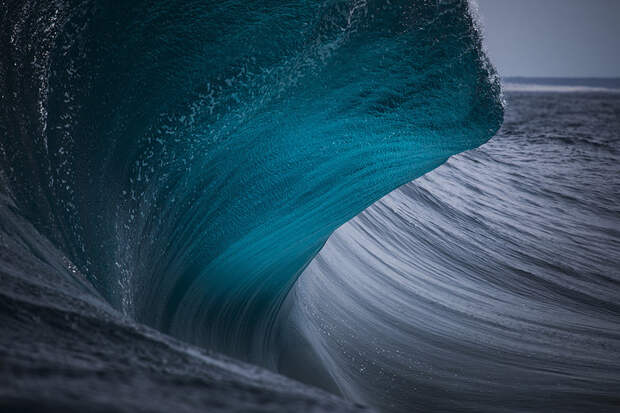 Симфония волн: незабываемые фото океана от Рэя Коллинза