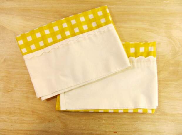 Из салфеток получатся красивые полотенца для кухни.