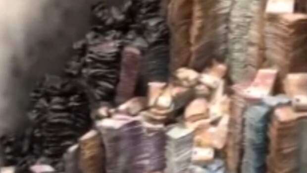 конфискованные деньги. гора денег арашуковых. сенатор арашуков сколько денег нашли при обыске.