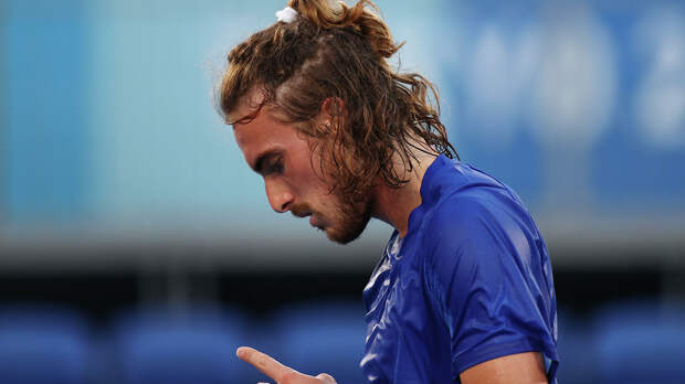 Циципас вышел в третий раунд теннисного 