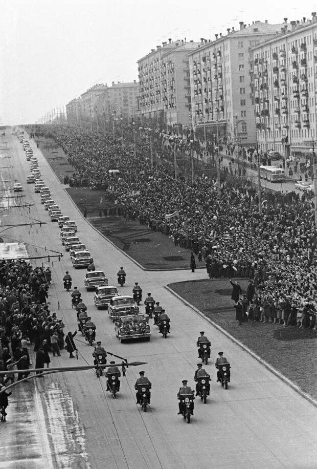 Как Юрия Гагарина встречали после полета (ФОТО)