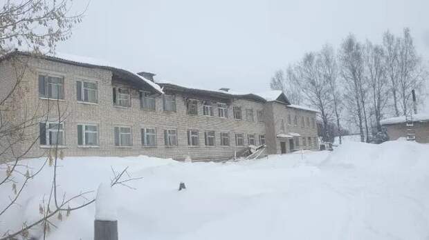 Пять лет "кричали" о беде, пытаясь достучаться до управляющей компании: жители Яранска рассказали о причинах обрушений на Гоголя