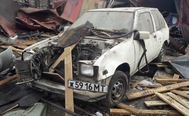 Автомобили, которые нашли во время сноса московских гаражей barn find, авто, автомир, автомобили, гараж, находка, олдтаймер, ретро авто