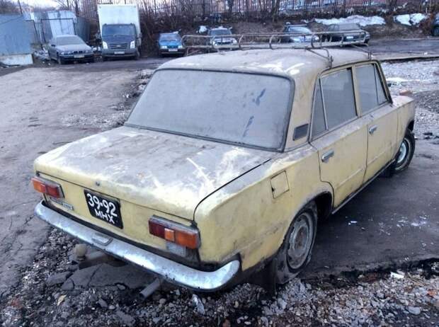 Автомобили, которые нашли во время сноса московских гаражей barn find, авто, автомир, автомобили, гараж, находка, олдтаймер, ретро авто