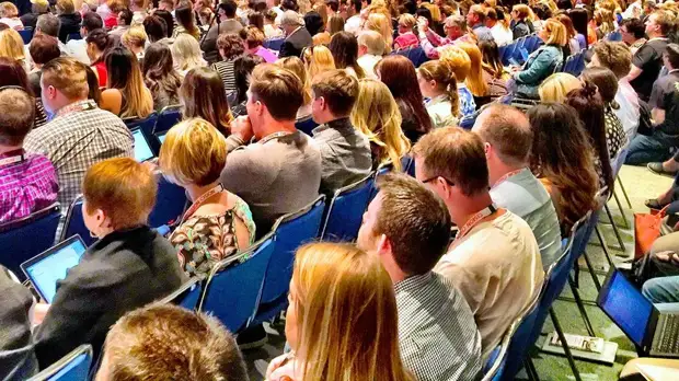 «Неделя карьеры» открылась в Петербурге