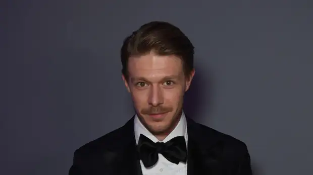 Никита Ефремов рассказал о роли в новом сериале «Оффлайн»
