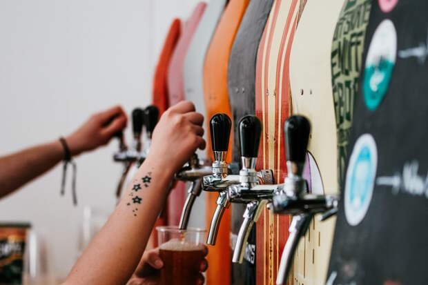 Минфин поддержал возобновление продажи пива на стадионах