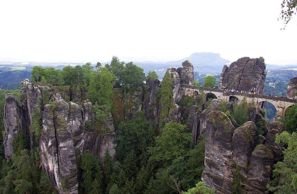 Бастай каменный бастион Саксонии Bastei09 Бастай каменный бастион Саксонии