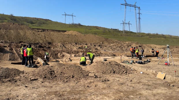 Вытянутые черепа и статуэтки богинь: археологи нашли уникальное древнее поселение в Дагестане